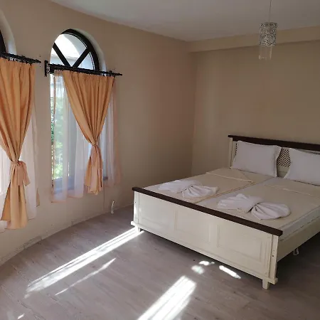 Ashram Otel Primorsko