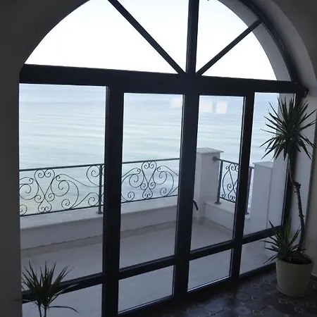 Ashram פרימורסקו