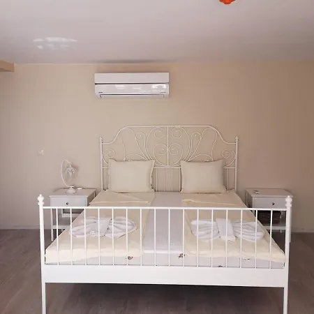 Ashram Hotel 3*