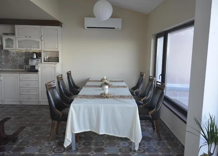 Ashram 3* Πριμόρσκο