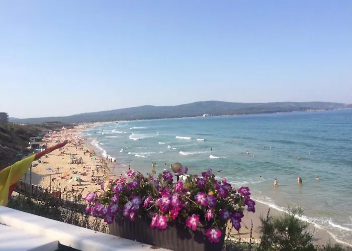 Ξενοδοχείο Ashram Πριμόρσκο