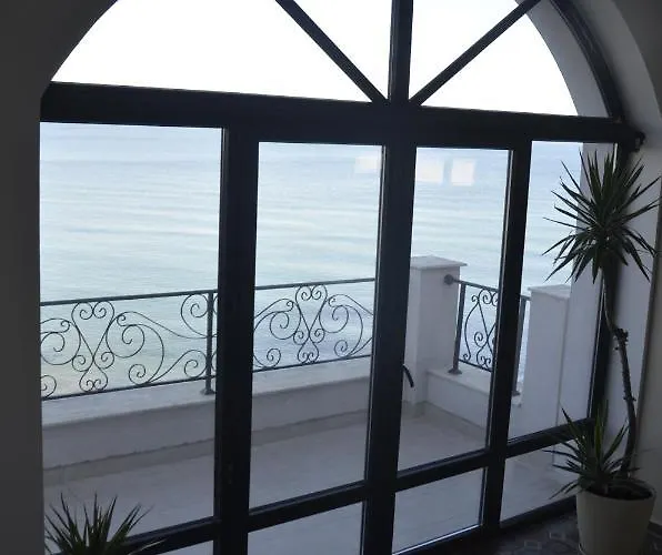 Ashram Πριμόρσκο